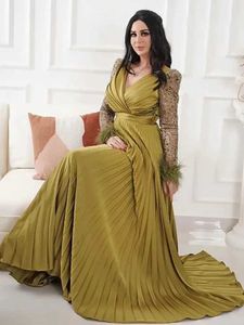 Runway Dresses Feather A-line Mother Of Bride Dresses V-neck Satin Evening Prom Formal Party Birthday Celebrity Mother Of Groom Gowns Dress