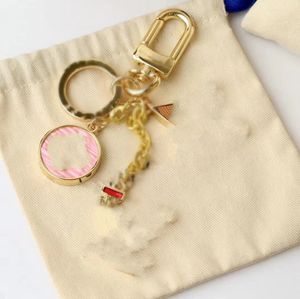 nyards High Quality Keychain Classic Exquisite Luxury Designer Car Keyring Alloy Letter Unisex Gold Metal Small Jewelry