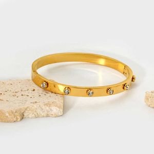 Gent temperament armband 18k guld inlagt spänne för kvinnors modedesign mångsidig och minimalistisk ny med vagnens originalarmband