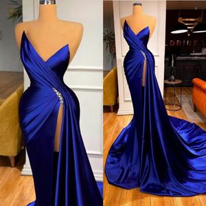 Royal Blue Evening Dresses Designer 2021 sjöjungfru Satin ärmlös Högdelad specialanpassad plus -storlek Formell tillfälle bär arabisk kristall 308L