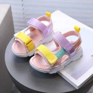 Сандалии мягкие и удобные сандалии для детей с сандалиями по окрашенным цветам против скольжения (2-6 лет) L240510