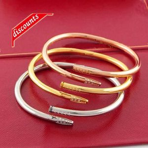 Love Gold Bracciale Braggle per unghie per donne Mens Acciaio in acciaio inossidabile Pulsera Pulsera Pulseras Pulserate Gioielli Rose d'argento Braccialetti diamanti J318