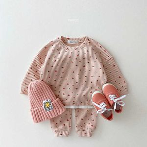 Set di abbigliamento 2024 Nuovo asilo e Childrens Waffle Cottie Cotton Set con varie felpe stampate e pantaloni casual da 2 pari set BA