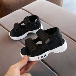 Sandals per bambini scarpe da bambino per ragazzi ragazze baby spiaggia morbida non tocco non fluida sneakers sport casual sneaker 240509