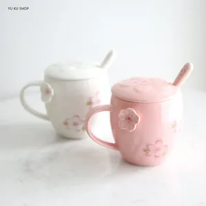 Kupalar Kiraz Çiçeği Seramik Kupa Yaratıcı Kemik Çin Su Kupası Çay Çarı Süt Kahve Kapak Kaşık Çift Mark İçme Eşyası