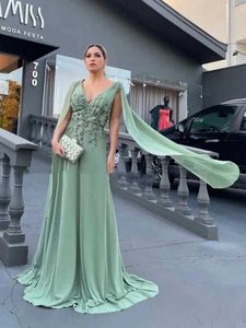 Runway Dresses Elegant green deep V-neck womens floor mopping Arab Dubai evening dress formal occasion sleeveless dress 2024