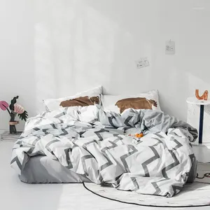 Постилочные наборы для кровать для спальни Стильное хлопковое тепло и грязное покрытие для стега