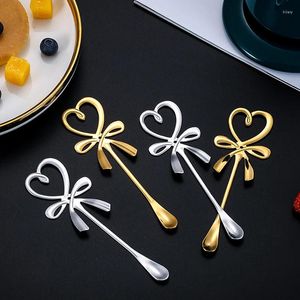 Scolle di caffè 3D a fila fila a forma di cuore Mini cucchiaio che si muove dessert tè appeso posate in acciaio inossidabile in argento oro