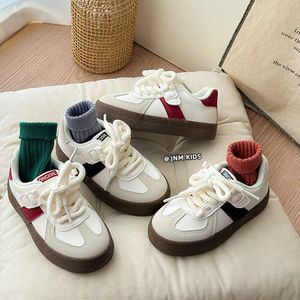 الأحذية الرياضية النسخة الكورية من أحذية التدريب الألمانية للأطفال الربيع والخريف الجديد غير الرسمي للبنين Girls Velcro Soft Sloy