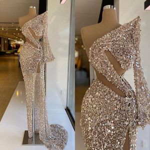 Sparkly Sequined Crystals Evening Dresses 2021 One Shoulder Glitter Pageant Prom Gowns Sexig High Side Slit Long Sleeve Arabic Women för 234K