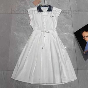 Основные повседневные платья Дизайнерский бренд Miu French 24 Summer New Color Contrasting Polo платье без рукавов с нажатой на шнурке, универсальная длинная P494