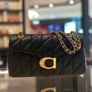 Роскошная сумка стеганая сумка Tabby Bag Crossbody Designer Sags Buckle Buckle Пряка 2 размер леди сцепление формальная дизайнерская сумочка белая белостная розовая xb129