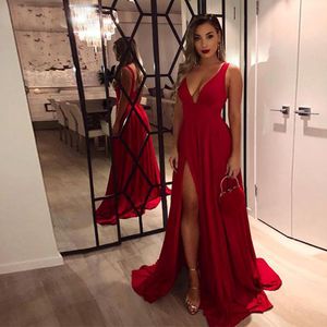 Nya sexiga Abiye Gece Elbisesi aftonklänningar för kvinnor V-ringning Hög sida slits A-line ärmlös enkel lång röd prom klänning 275k