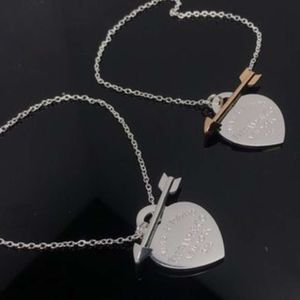 S925 Silver Tiffanyjewelry Heart Pendants Högkvalitativ PIERCING -armband Enkelt och modernformat pilspets kvinnor