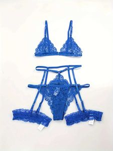 Sexy Set Hot Floral Lace Lingerie Scallop Trim Plunge Bra Garter Belt Cut Out Panties Womens Underwear Q240511