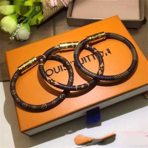 Designer Jewelry Earrings Pendant Charm Bracelets Gold Love V Necklace Women Rings Bracelet Bangles M61084 Pendants Titanium Lovers Chain box