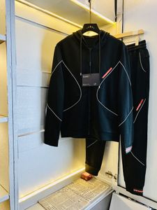 Top Fashion Sports Style Jacket Trouser Set broderad logotyp Huven Dragkedja med liten stativ Colle Design