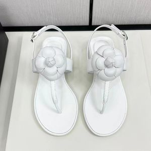 2024 new arrive women hot sale flat sandals runway designer flower decor pinch toe summer outside walking flat causal holiday designer sandals