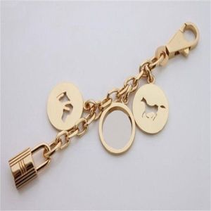 Gold Silver Keychains Designer Men Women Hardware Trendy Key Chain Simple Personality Animals Letter Car Keychain Bag Decoration