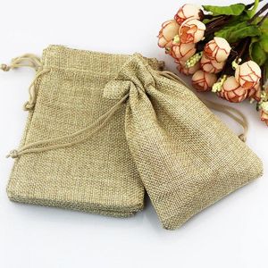 Hediye sargısı 5pcs/lot 7 9cm Khaki renk doğal çuval bezi keten takıları seyahat depolama kesesi mini şeker jüt paketleme çantaları çanta için