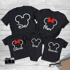 Familienübergreifende T-Shirt-Mauskopf T-Shirt Cartoon Dad Mama Bruder Schwester Tees Baby Rompers Family Trip Outfits Top Tee 240507