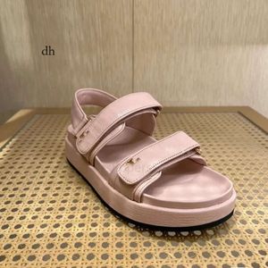 TB Classic Women Sandals Double Tazz Slippers Retro Solid Color Lose Sole Designer Black White Leather Daily Daily обувь E2
