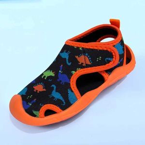 Sandals Childrens beach sandals student sandals new anti slip soft sole comfortable girls and boys shoes lightweight childrens casual shoesL240510