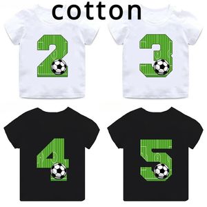 Número de futebol impressão de menino engraçado Roupas de crianças 1 2 3 4 5 6 7 8 9 anos de aniversário desenho animado garoto de algodão camiseta bebê tshirts 240514