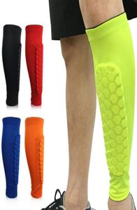 1PCS Football Shin Guards Protector Soccer Honeycomb Anticrash Leg Calf Compression Sleeves Cycling Running shinguards2340819