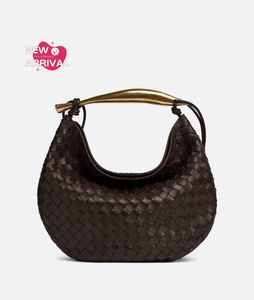 Designer Bola feminina Média Sardinha BOTEGAVENETA Médio Intrecciato Saco de ombro de couro com maçaneta metálica escultural e fondant de alça de ombro