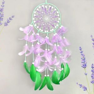 Dekorativa figurer Girl's Heart Dream Catcher Colorful Feather Hanging Ornament Creative Handgjorda vindklockor födelsedag julklappar