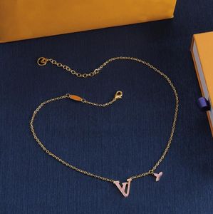 Designer Jewelry Classic Pink Letter Necklace per regali di fidanzamento di compleanno da donna