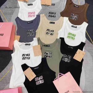 Mui mui Shirt Sommer T-Shirt für Frauen Kleidungsbrief Stickperlen O-Neck Kurzärmler T-Shirt Vset Femme Mui Mui Top Loose Casual Crop Top Mui 223