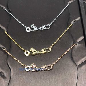 Designer Croitrres Nacklace Simple Set Pendant High Version Leopard Necklace Female V Gold Plated 18K Rose Pattern CollarBone Chain