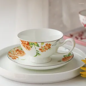 Tazze di piattini ossa cinese tazza di caffè in ceramica fiore tè pomeridiano europeo e piattino Phnom Penh Tazas de Cafe White Utensil EF50BD