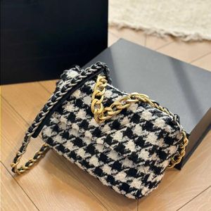 10A Fashion Bags Zipper Lock Vintage Houndstooth Cloth 19 Woolen Women Underarm Bag Trend Fashion Armpit Purse Designer Handbag 231115 Uuqa