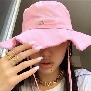 Fashion Bucket Hat Designer Caps Sun Hat Designer Man Le Bob Fisherman Flat Top Frayed Wide Brim Green Orange Metal Letter Mens Caps Business Leisure Tassel MZ02 C4