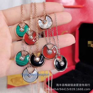 Designer Croitrres Nacklace Simple Set Pendant Circular Amulet Necklace With Design Light Luxury and Fashionable Highend Fritillaria Accessories Col