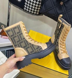 المصممون نصف أحذية Domno القتالية أحذية Cowskin مع النسيج المطبوع الأزياء النسائية الأحذية الدانتيل zip martin الجوارب سميكة bot4637814