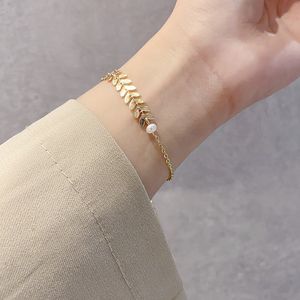 Designer Gold Fashion Gift Armband Woman Jewelry Bangle Armband Luxurys Designer med Elegant Box Chain Insect 085SL