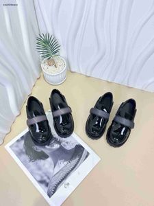 New Baby Shoes Designer Buckle Strap Kids Sneakers Tamanho 26-35 Caixa Protection meninas sapatos de couro brilhante sapatos de vestido 24 a maio