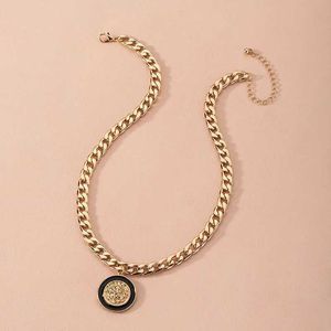 Pendant Necklaces Coin Clavicle Chain Necklace Fashion All-match Lion Head Enamel Glaze Female Necklace For Women Party Jewelry Gift J240513