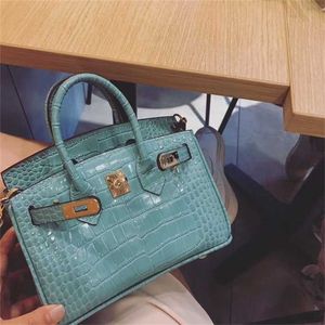 Women's Platinum 2024 Bag Designer with Crocodile Pattern 20 Inch Small Handbag Shoulder Trendy Network Red LIHA
