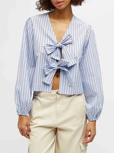 Bluzki damskie koszule eleganckie w paski koszule drukowane kobiety puste łuk koronkowy w górę w szyjce długie bluzki 2024 Summer Strt Lady Owewear Y240510