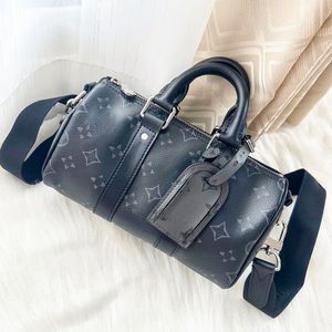 Luga de luxo Mensagem de bagagem de designer pequena para ginástica para feminino de bolsa de mão esportiva de ginástica Bolsa de ginástica Bolsa de viagem em relevo Bolsa Crossbody Fim de semana