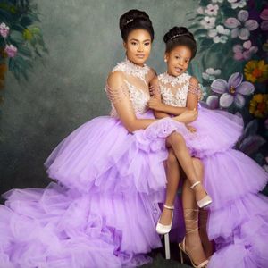 2021 Yüksek Yakalı Anne ve Kızı Elbiseler Boncuklu Dantel Aplike Çiçek Kızları ile Resmi Parti Önlük
