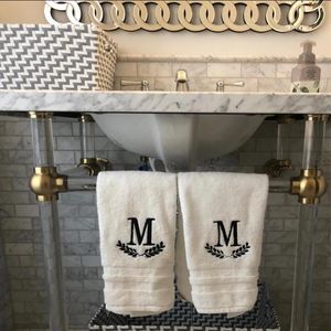 Asciugamano iniziali da bagno personalizzate a mano asciugamani da bagno ricamato per regali monogrammati per la festa di compleanno del matrimonio