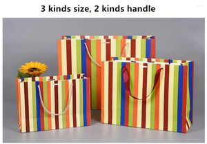 Present Wrap Colorful Stripe Paper Bag Packaging Shopping 100st/Lot Can Anpassad storlek