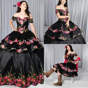 2022 Black Quinceanera Dresses Charro Löstagbar kjol Floral broderad av axeln Sweet 16 Dress Mexikansk tema plus storlek Gothi 182f