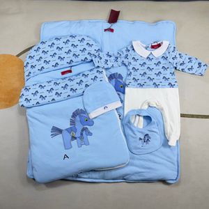 designer baby onesie bib burp clothing set baby tights luxury jumpsuit cotton jumpsuit boys and girls jumpsuit baby quilt 5pcs B1